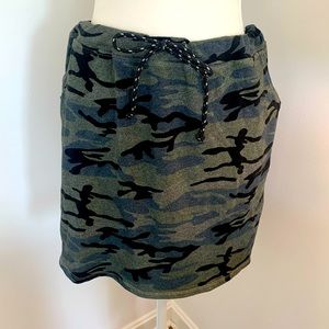 NWT Sundry Evereve Camo Skirt